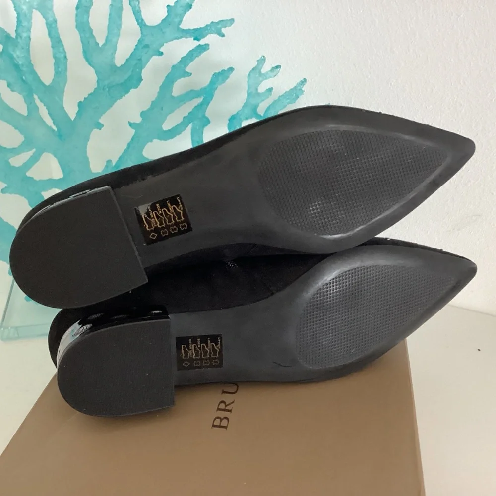 NIB Bruno Premi Gorgeous Suede Leather Ankle booties Studded size 38/fit 37.5